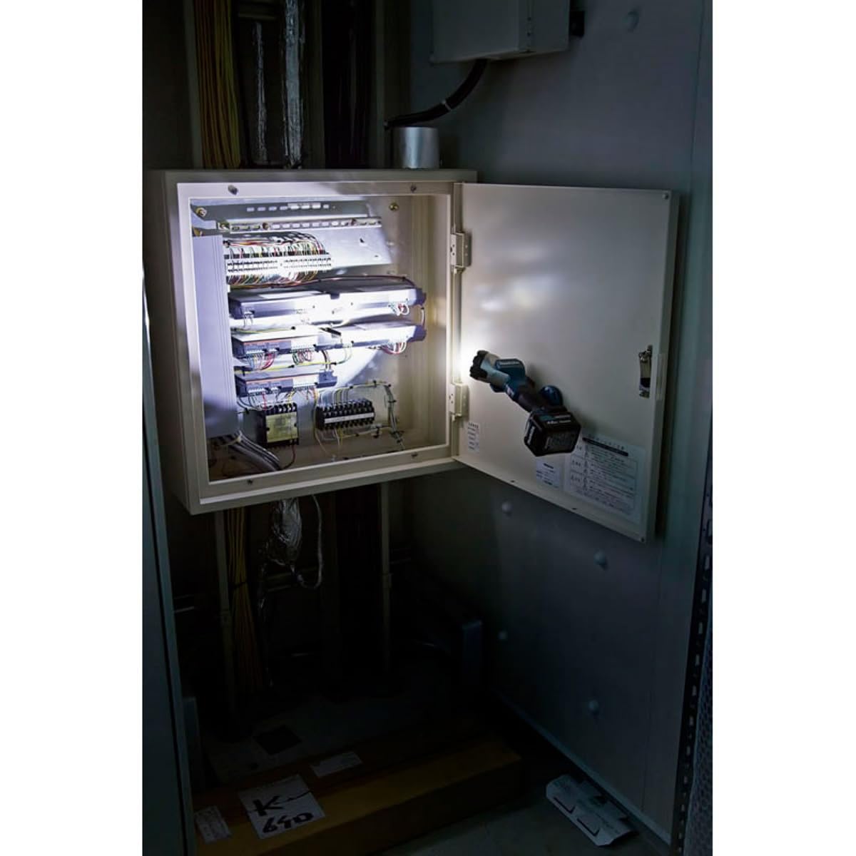 마키타 ML105 10.8V LED 충전식 작업등 블루 본체만 이미지 5