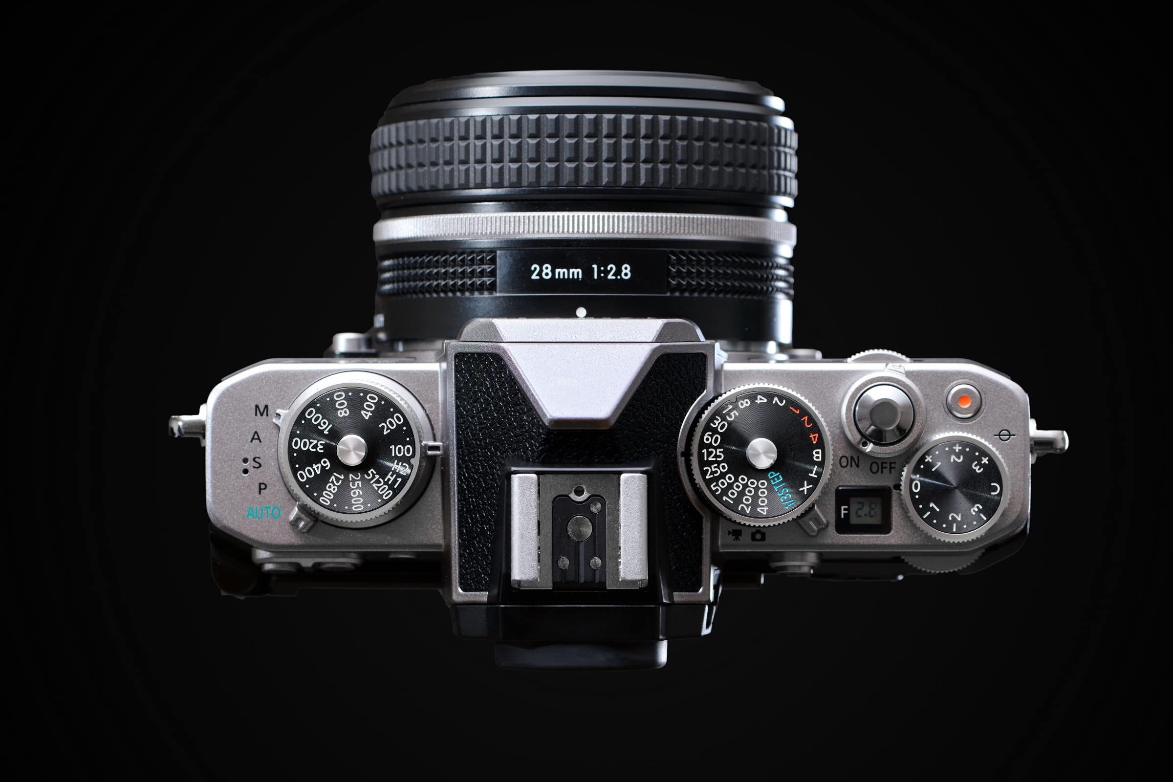 니콘 NIKKOR Z 28mm f/2.8 Special Edition 광각 헤리티지 렌즈만 이미지 3